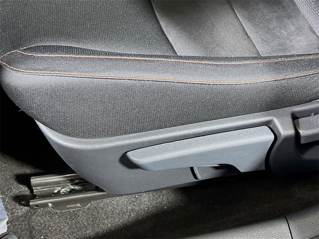 Used 2025 Nissan Sentra SR w/ Midnight Edition image 17