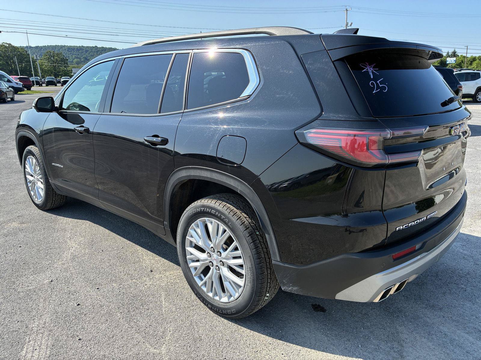 Used 2025 GMC Acadia Elevation w/ Elevation Premium Package AWD/4WD image 7