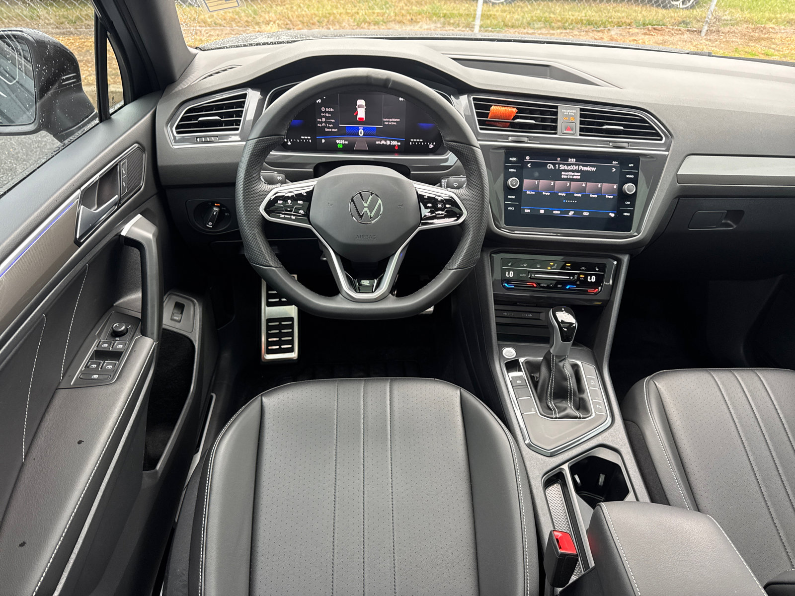 Used 2024 Volkswagen Tiguan SE R-Line image 23