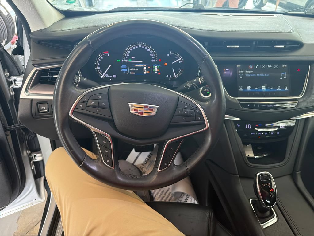 Used 2018 Cadillac XT5 Luxury w/ Driver Awareness Package AWD/4WD image 16