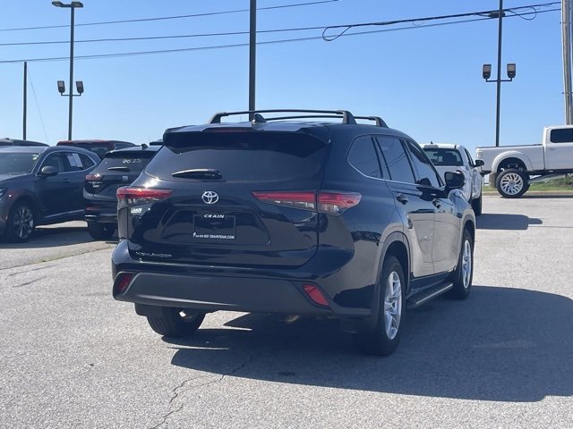 Used 2022 Toyota Highlander L image 7