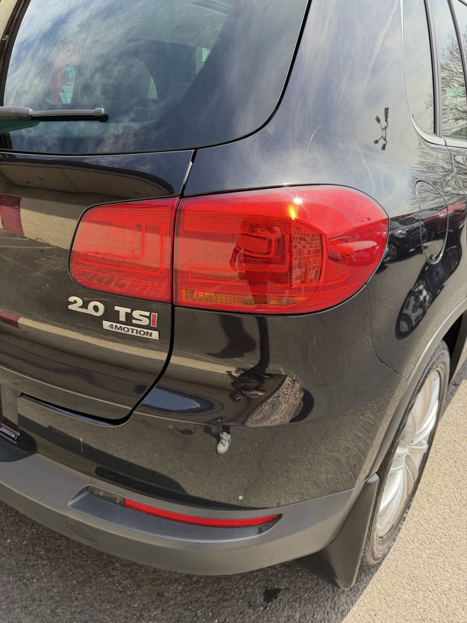 Used 2015 Volkswagen Tiguan SEL image 18