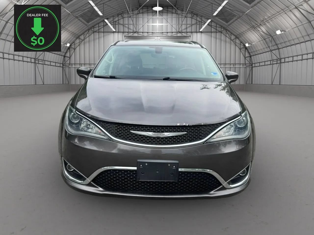 Used 2017 Chrysler Pacifica Touring-L FWD image 8