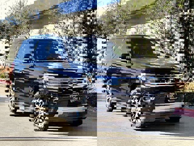 Used 2022 Ford Expedition Limited image 2