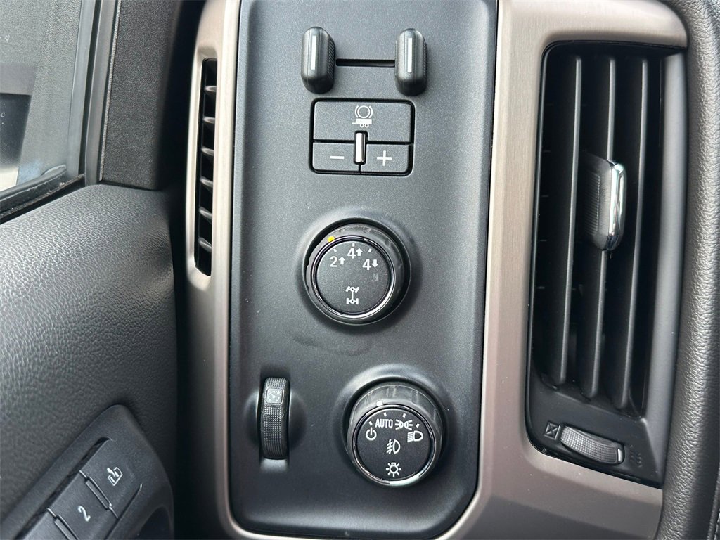 Used 2015 GMC Sierra 3500 Denali w/ Duramax Plus Package image 31