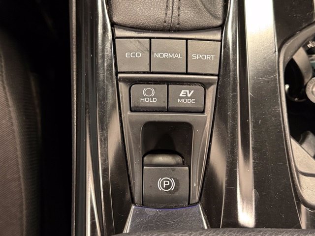 Used 2025 Toyota Camry LE FWD image 31