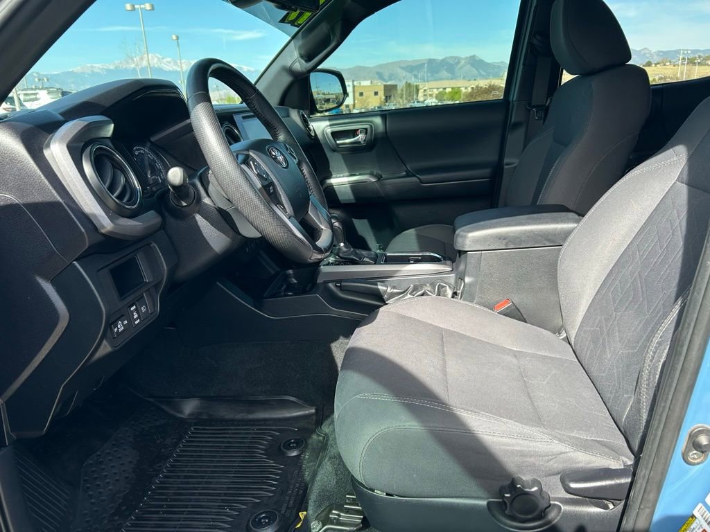 Used 2019 Toyota Tacoma TRD Sport w/ Technology Package image 22