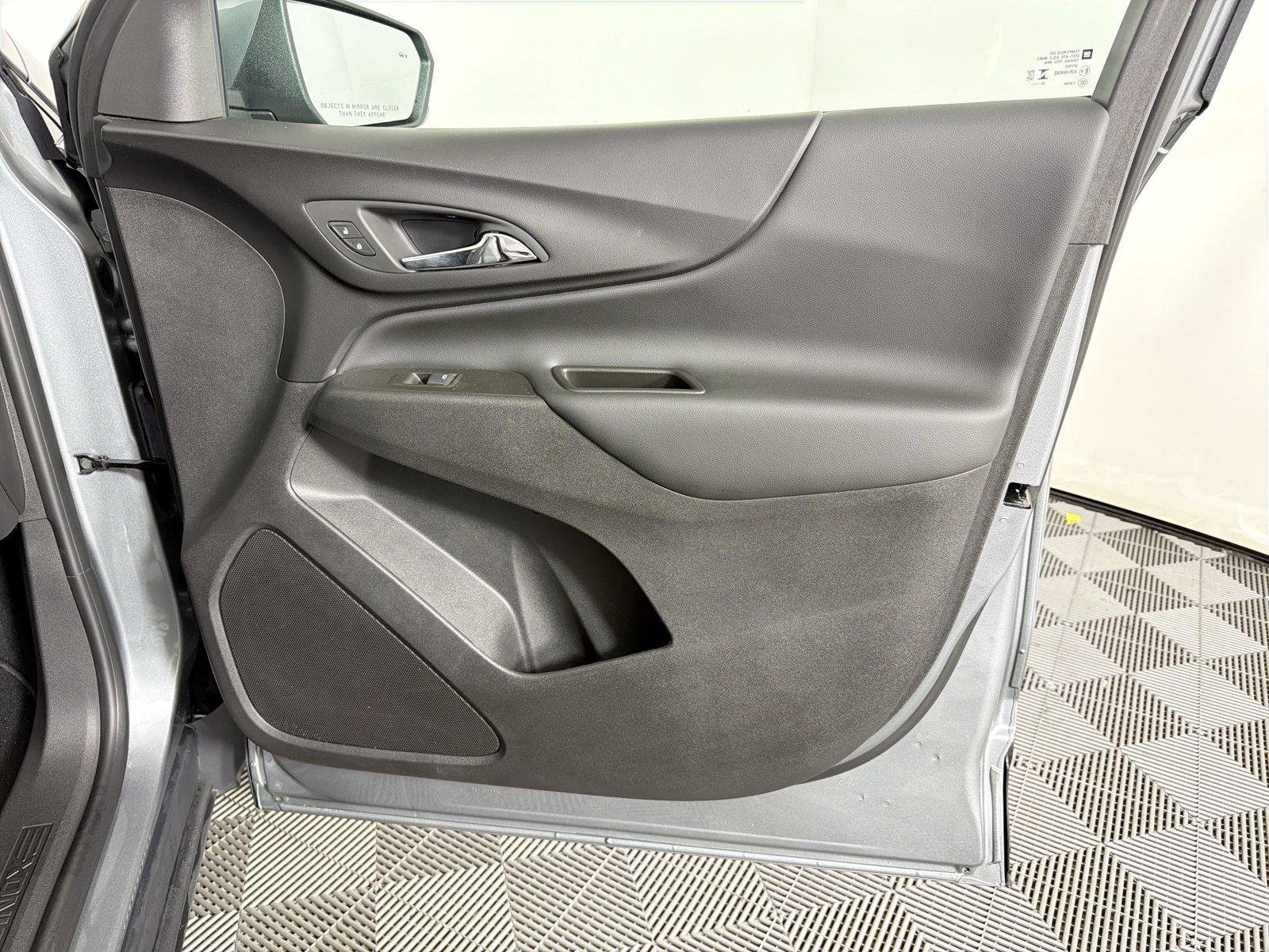 Used 2024 Chevrolet Equinox LT FWD image 12