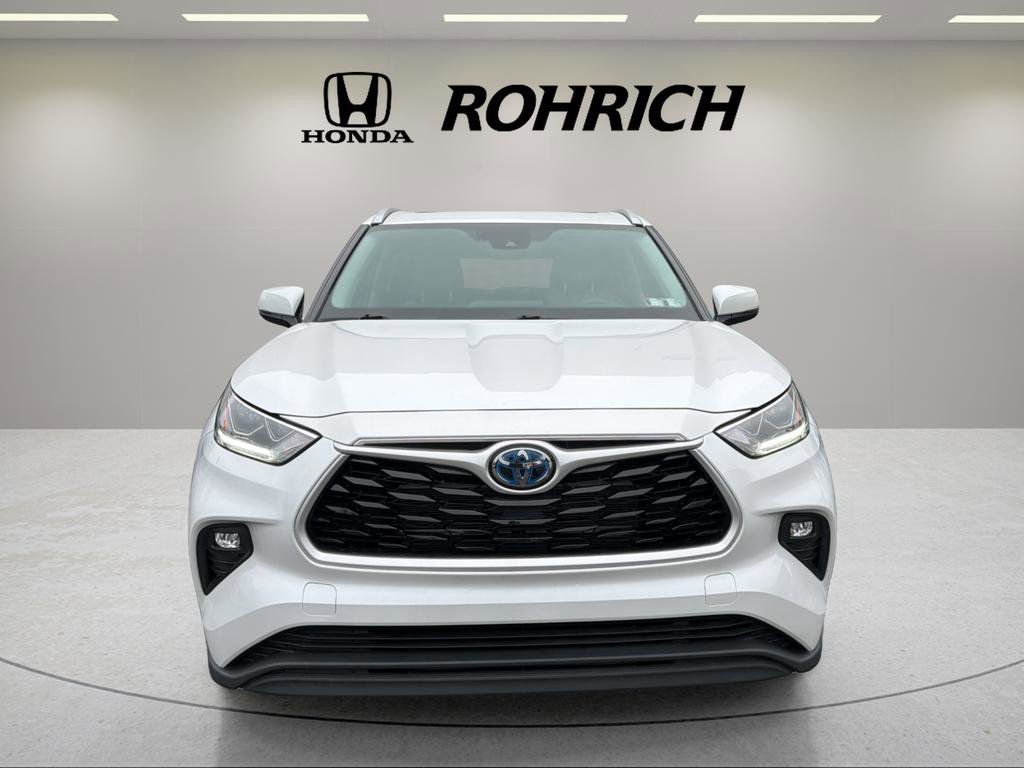 Used 2022 Toyota Highlander Bronze Edition image 2