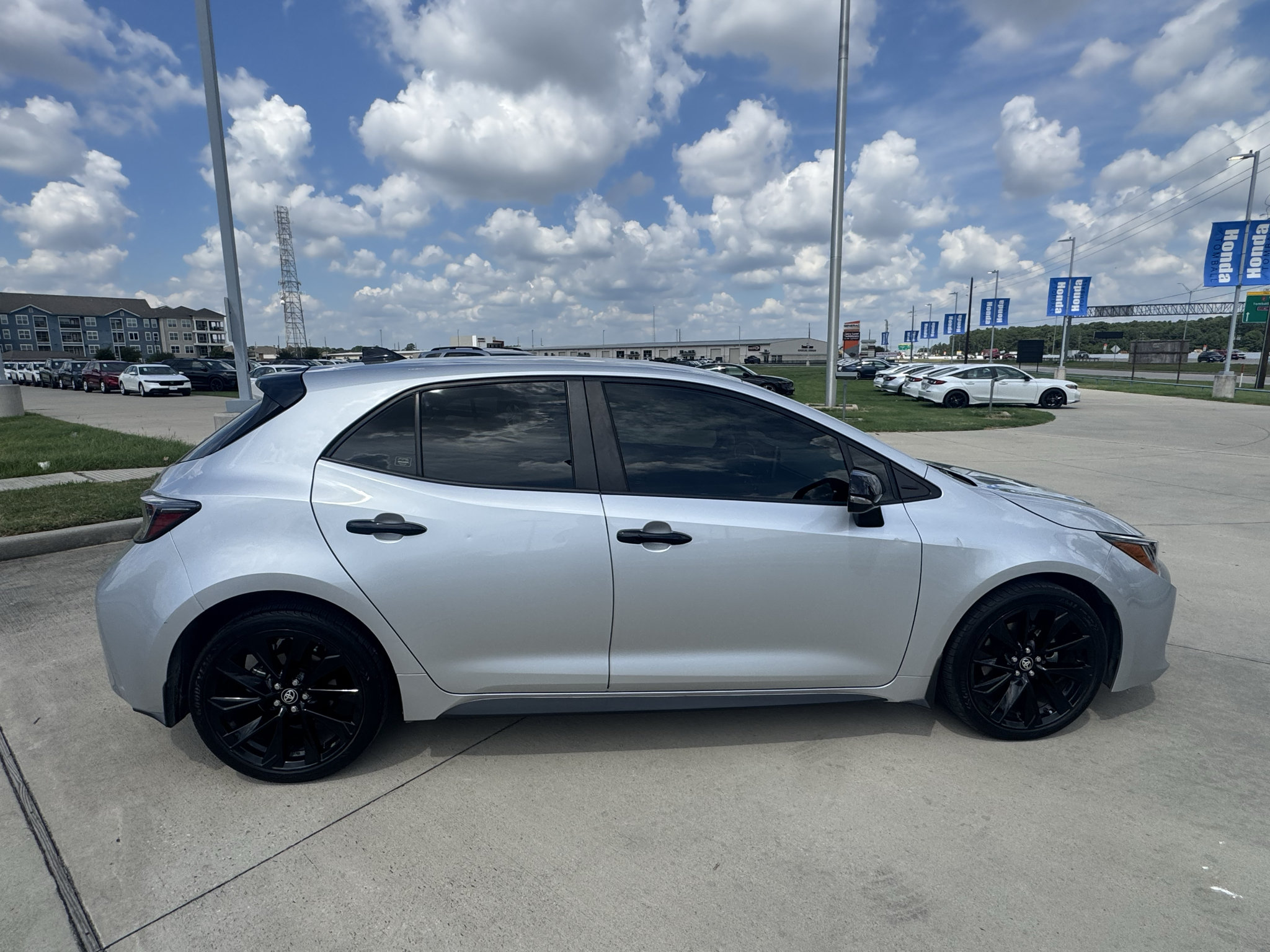 Used 2022 Toyota Corolla SE FWD image 9