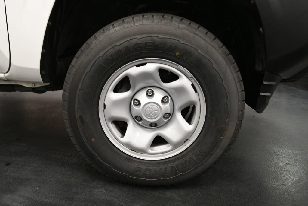 Certified 2021 Toyota Tacoma SR image 25