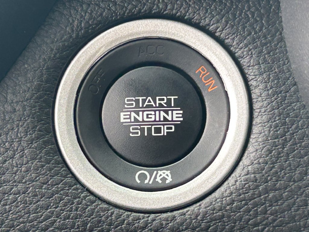 Used 2024 RAM 1500 Laramie AWD/4WD image 17