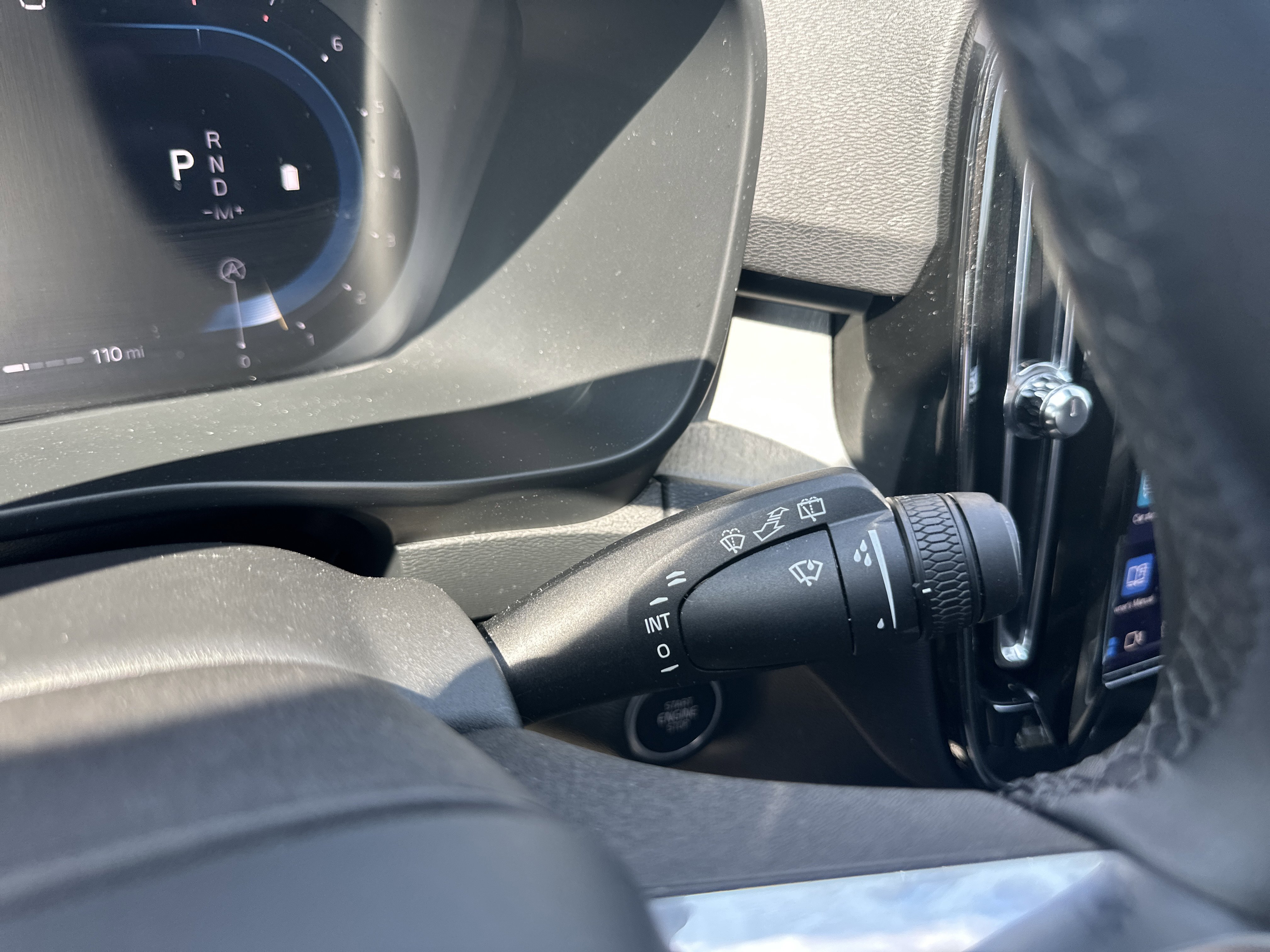 Used 2025 Volvo XC40 B5 Core image 21