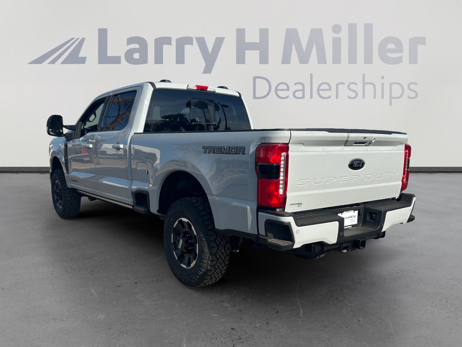 New 2025 Ford F250 Lariat w/ Lariat Ultimate Package image 3