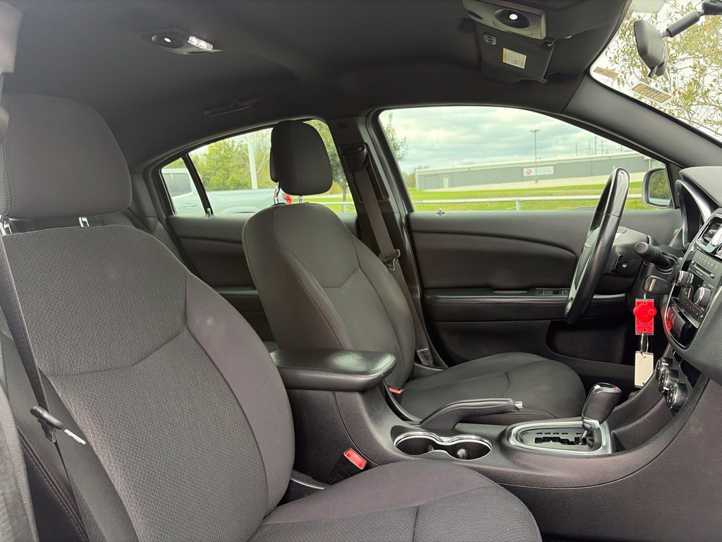 Used 2014 Chrysler 200 Touring FWD image 23
