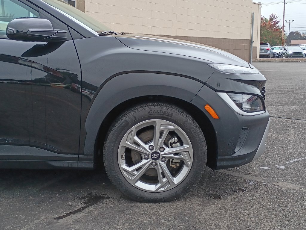 Used 2023 Hyundai Kona SEL w/ Convenience Package AWD/4WD image 2