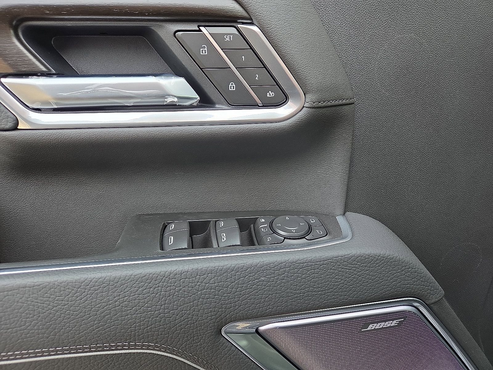 New 2026 GMC Sierra 2500 Denali w/ Denali Reserve Package AWD/4WD image 11