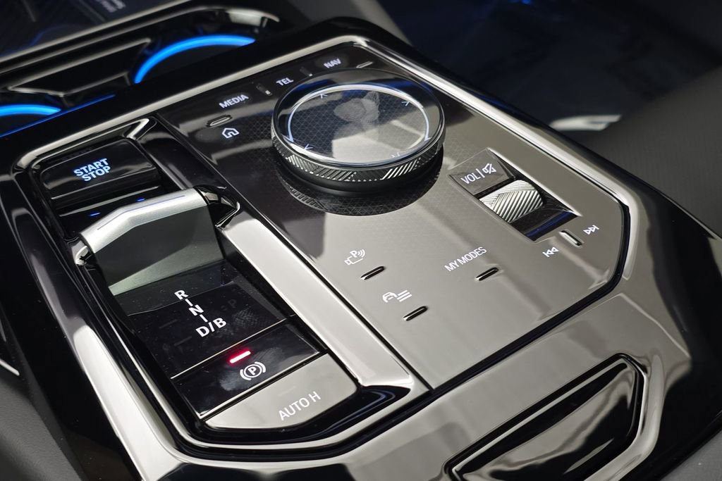 New 2025 BMW i5 M60 w/ Premium Package image 21