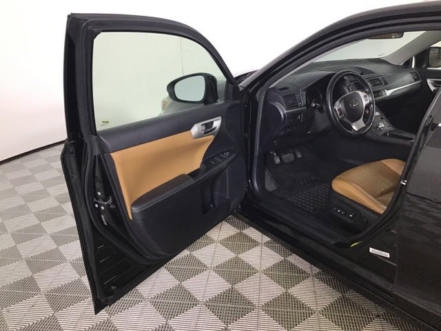 Used 2012 Lexus CT 200h image 10