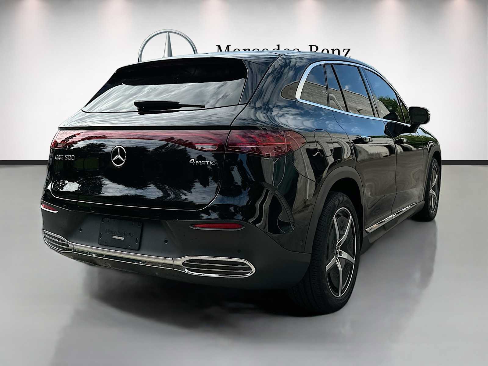 Certified 2023 Mercedes-Benz EQE 500 4MATIC SUV w/ Pinnacle Trim Package image 5