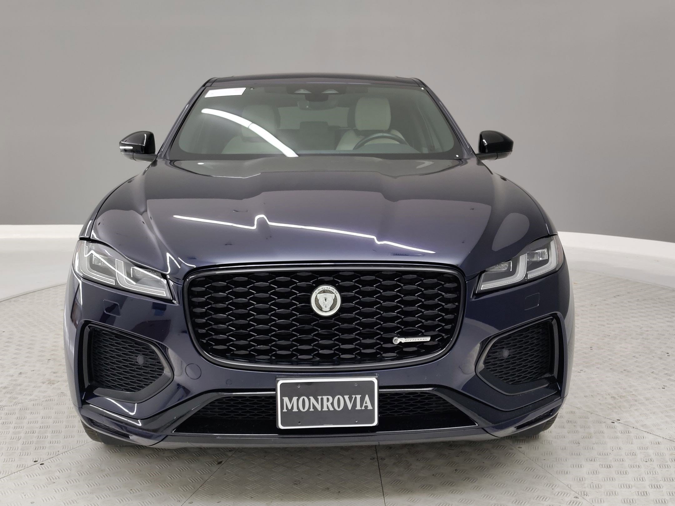 Used 2024 Jaguar F-PACE R-Dynamic S image 2