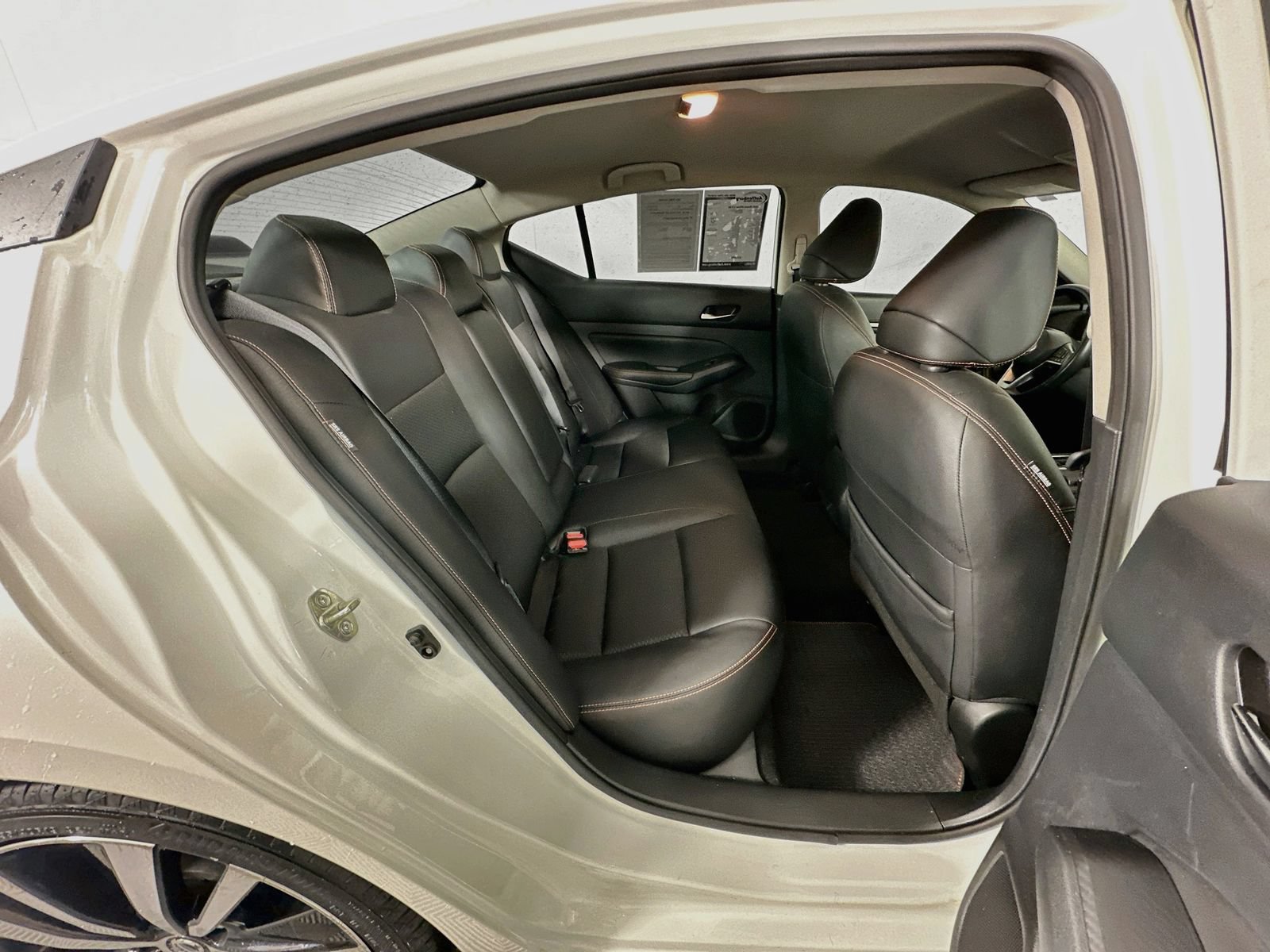 Used 2022 Nissan Altima 2.5 SR FWD image 24
