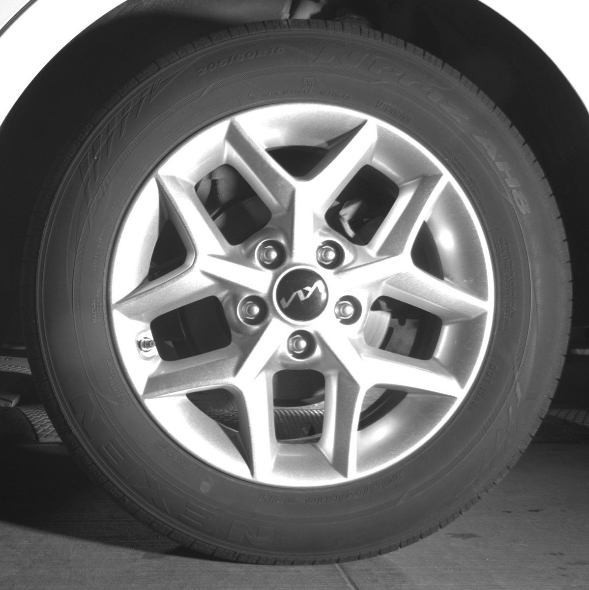 Used 2025 Kia Soul LX w/ LX Technology Package FWD image 14