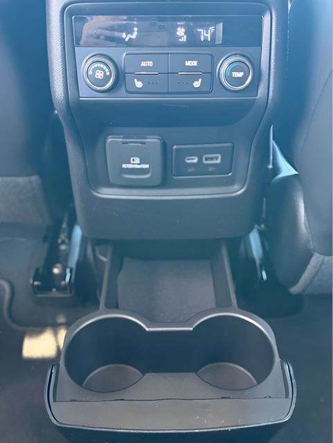 Used 2023 GMC Acadia Denali w/ Denali Technology Package image 11