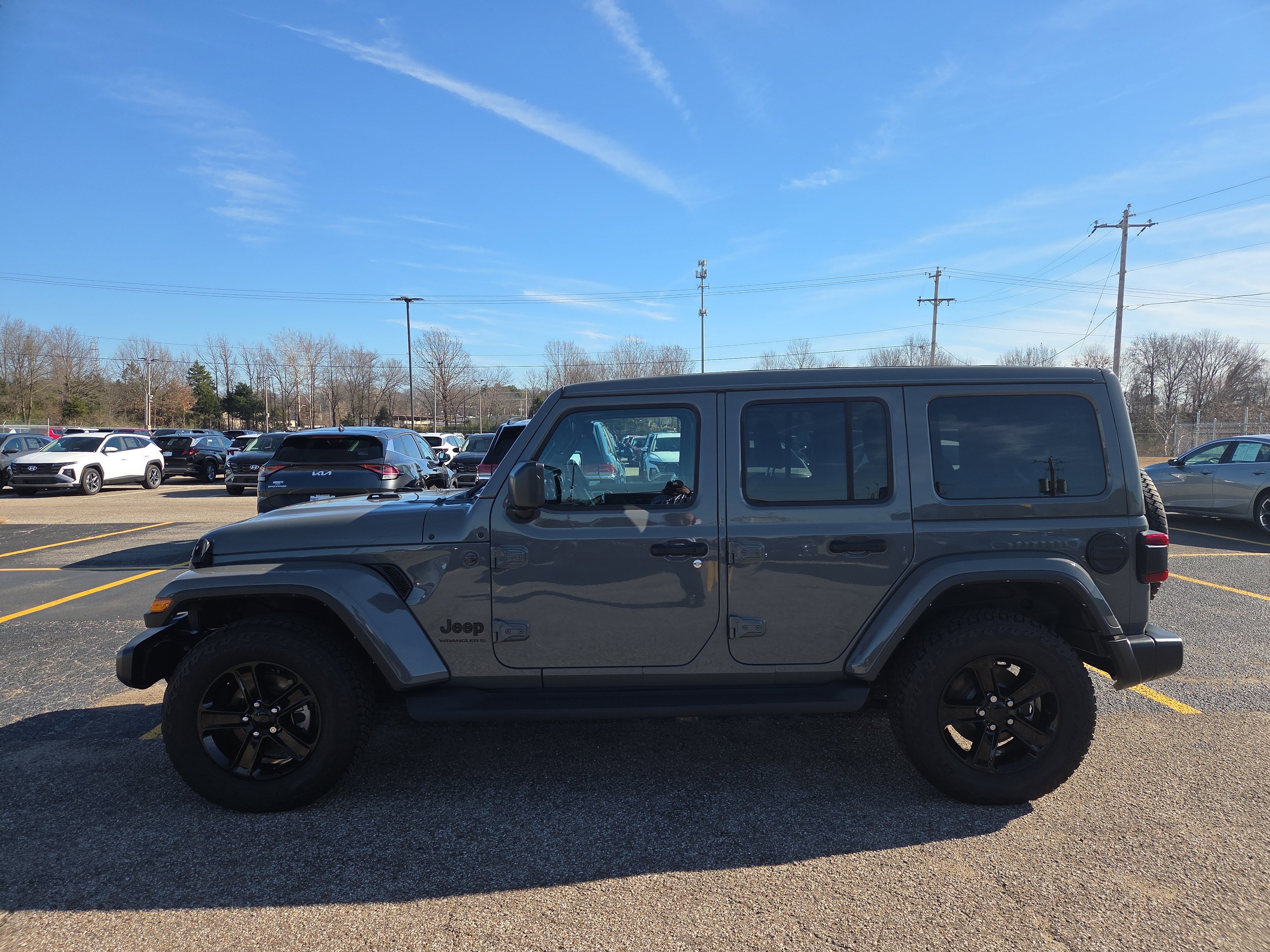 Used 2023 Jeep Wrangler Unlimited Sahara image 2