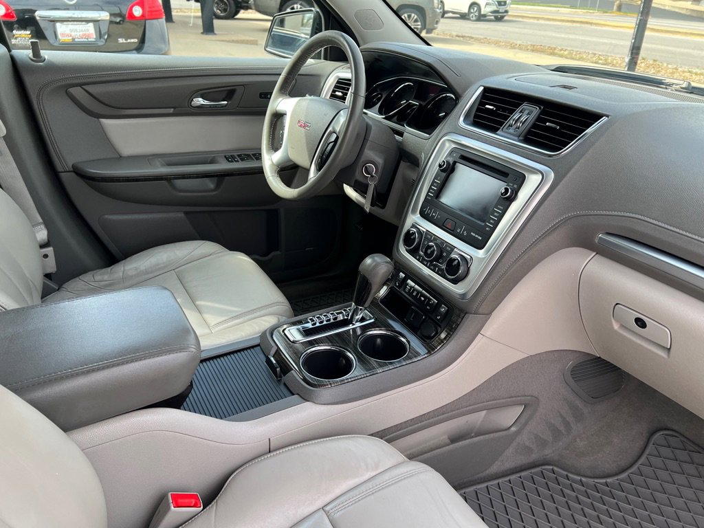 Used 2016 GMC Acadia SLT w/ Open Road Package FWD image 16