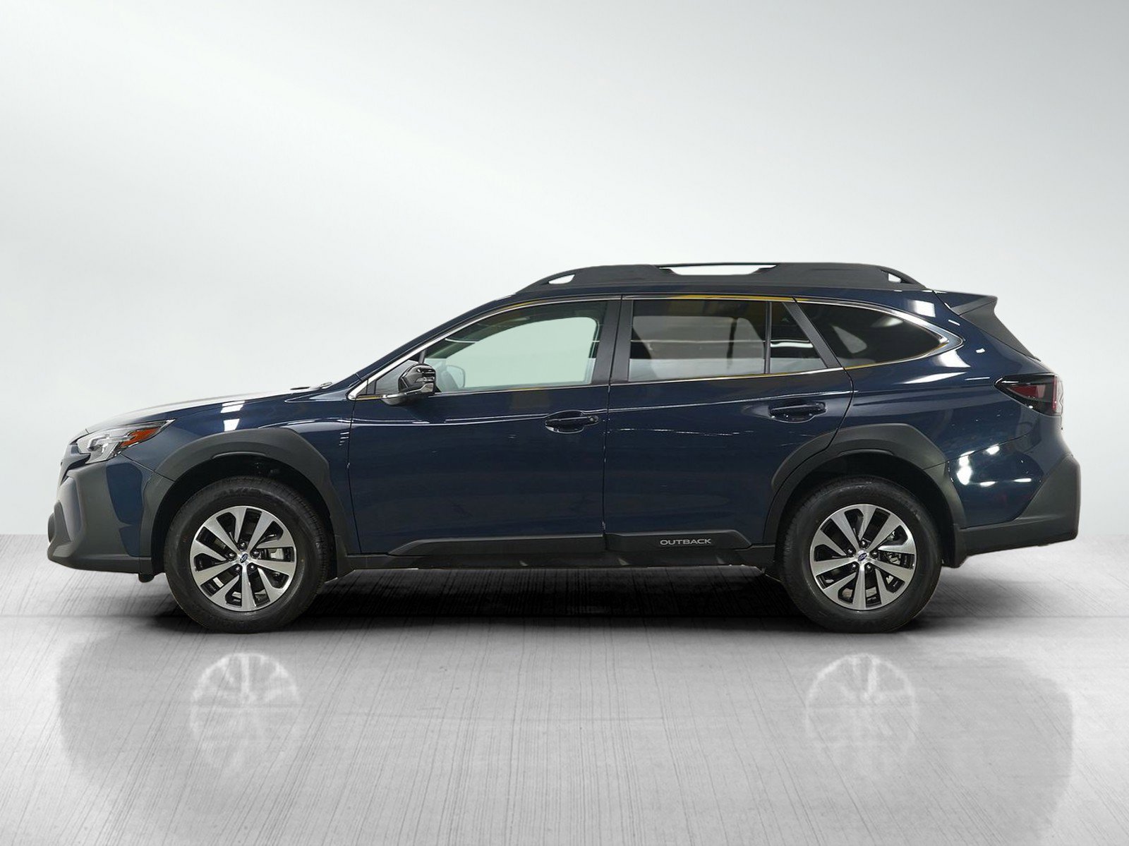 Used 2025 Subaru Outback Premium image 2