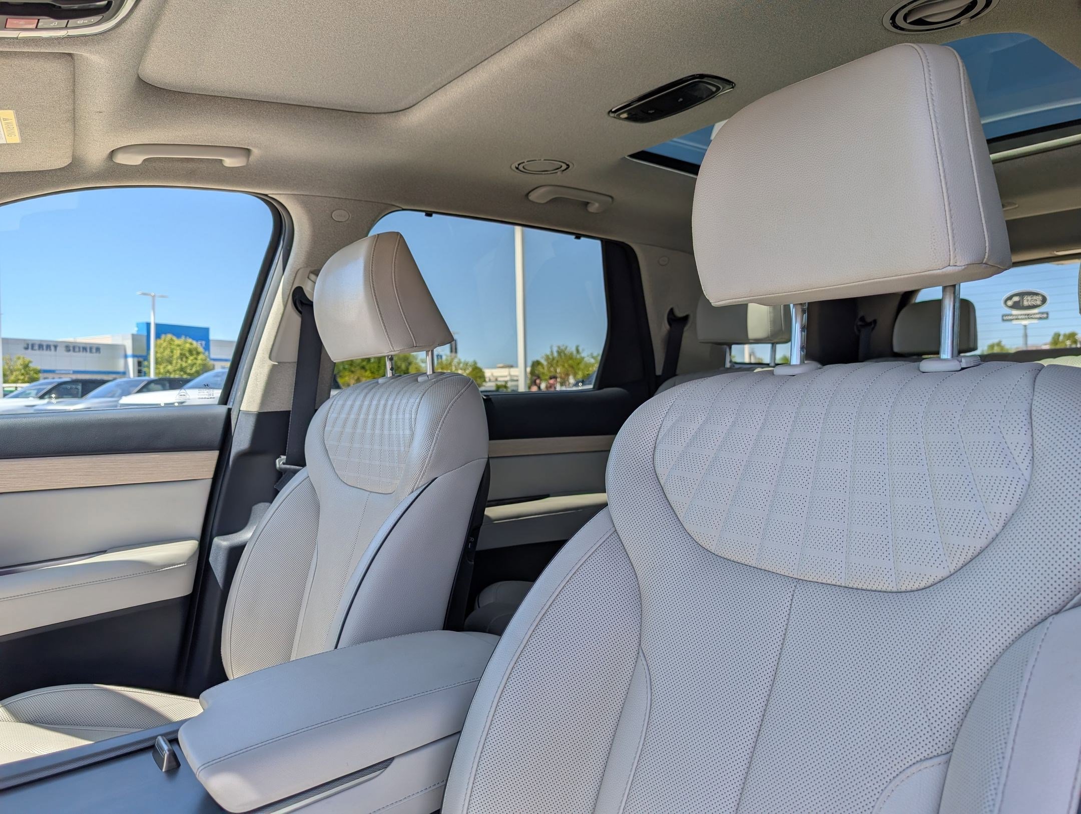 Used 2024 Hyundai Palisade Limited AWD/4WD image 26