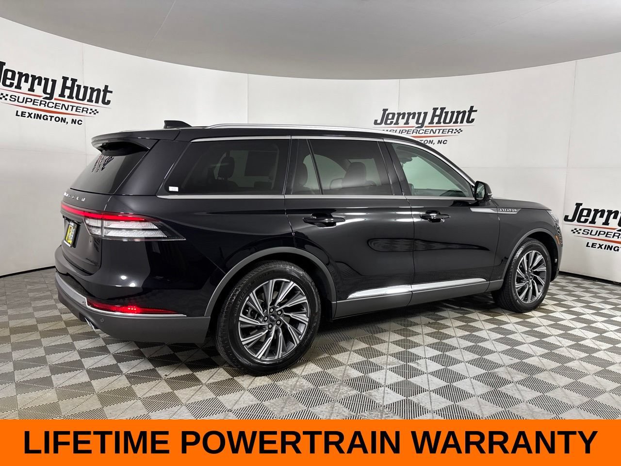Used 2026 Lincoln Aviator 2WD image 6