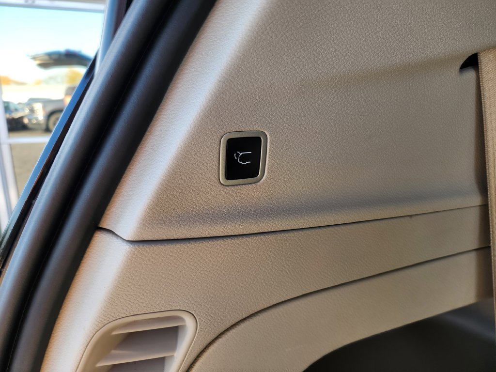Used 2024 Chrysler Pacifica Touring-L FWD image 15