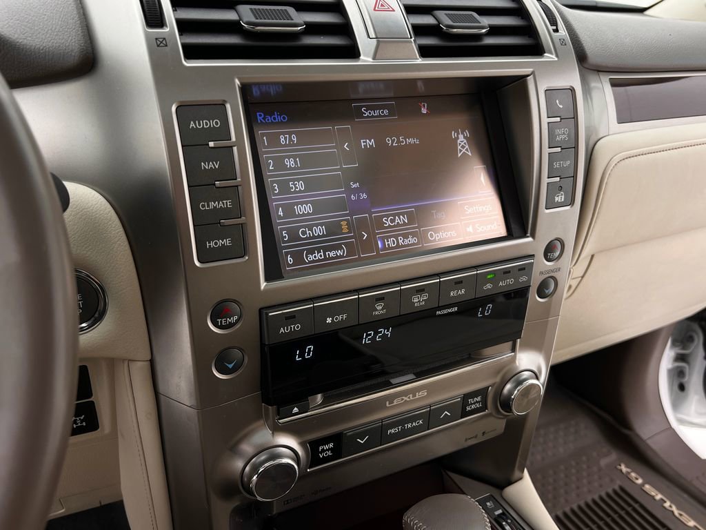 Used 2019 Lexus GX 460 image 21
