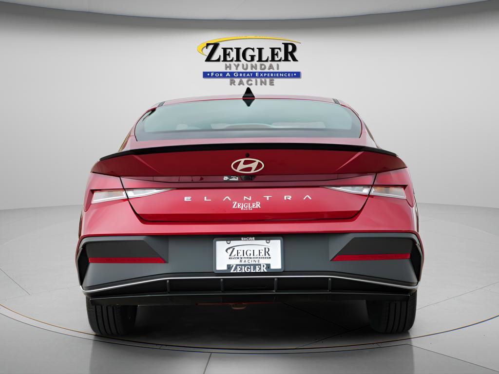 Certified 2025 Hyundai Elantra Sport FWD image 6