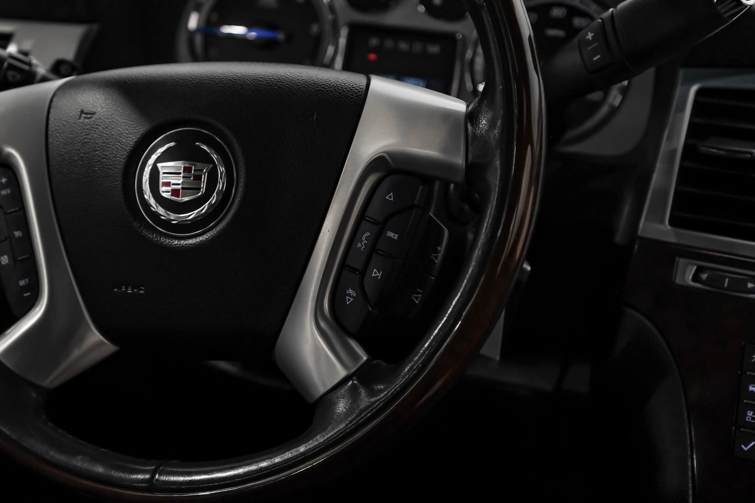 Used 2013 Cadillac Escalade EXT Premium AWD/4WD image 24