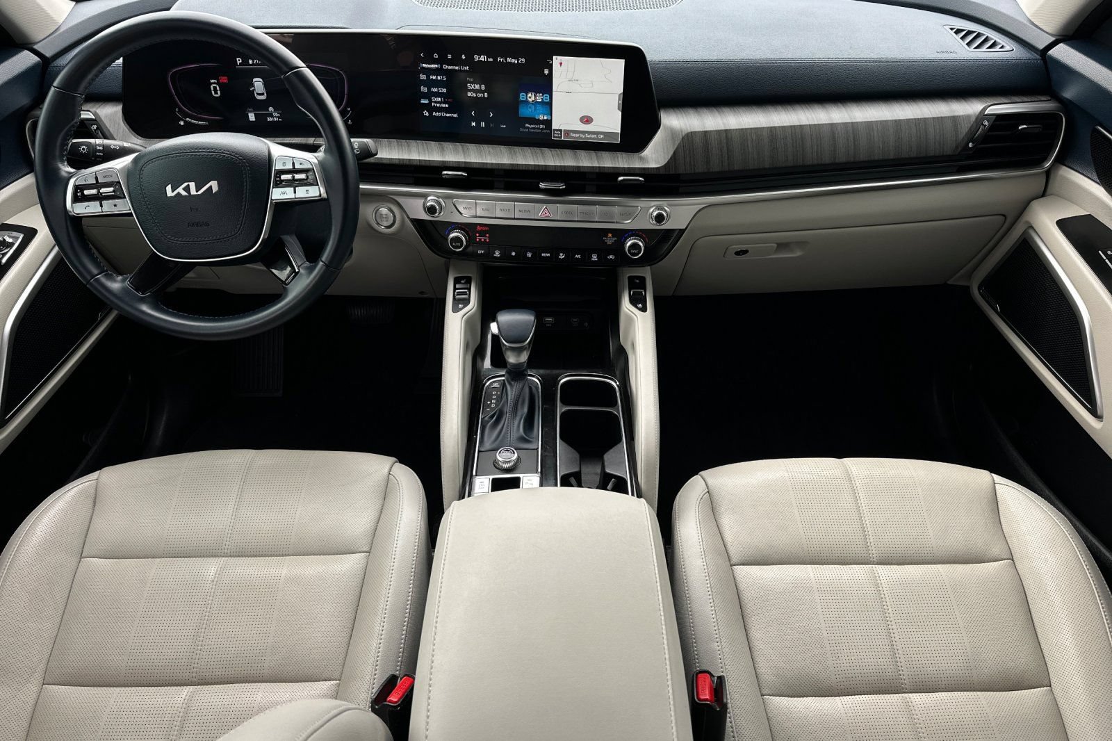 Certified 2023 Kia Telluride EX w/ EX Captain's Chair Package FWD image 13