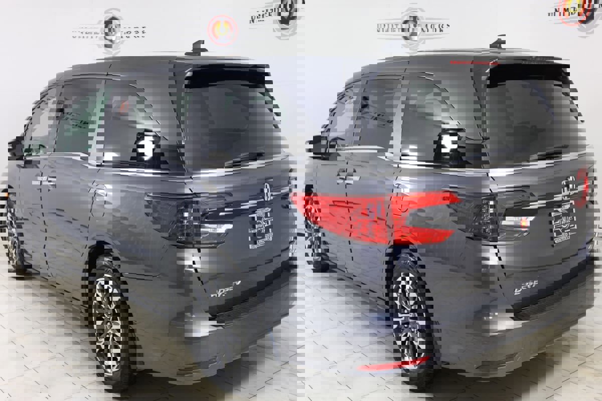 Used 2023 Honda Odyssey EX-L image 4