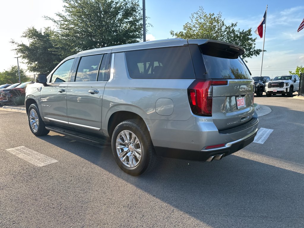 Used 2025 GMC Yukon XL Denali AWD/4WD image 7