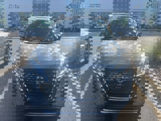 Used 2021 Nissan Kicks SV image 2