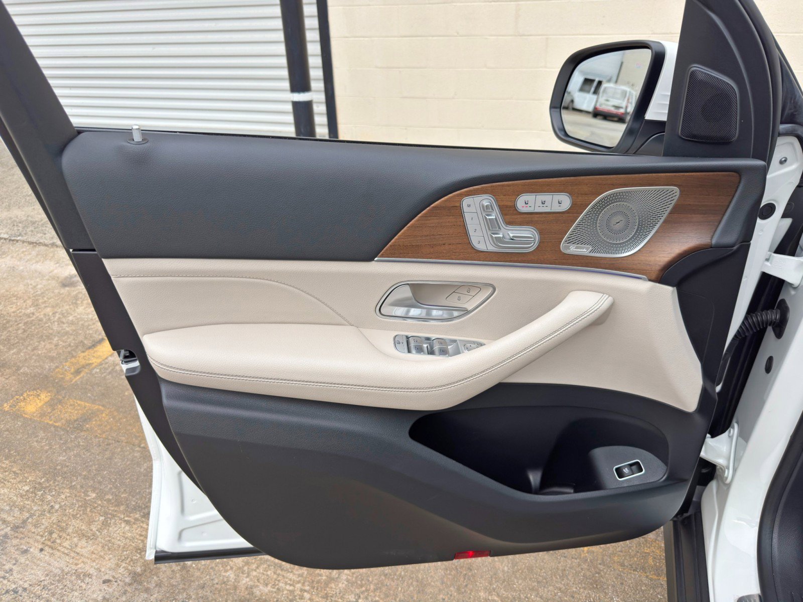 Used 2024 Mercedes-Benz GLS 450 4MATIC image 54