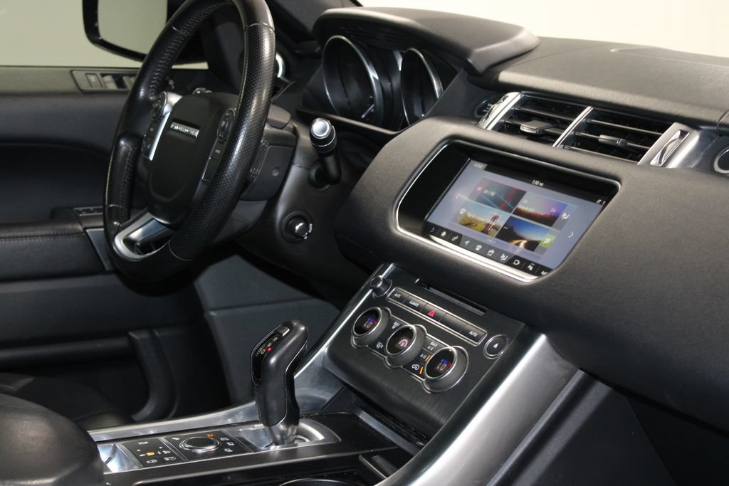 Used 2017 Land Rover Range Rover Sport SE AWD/4WD image 28