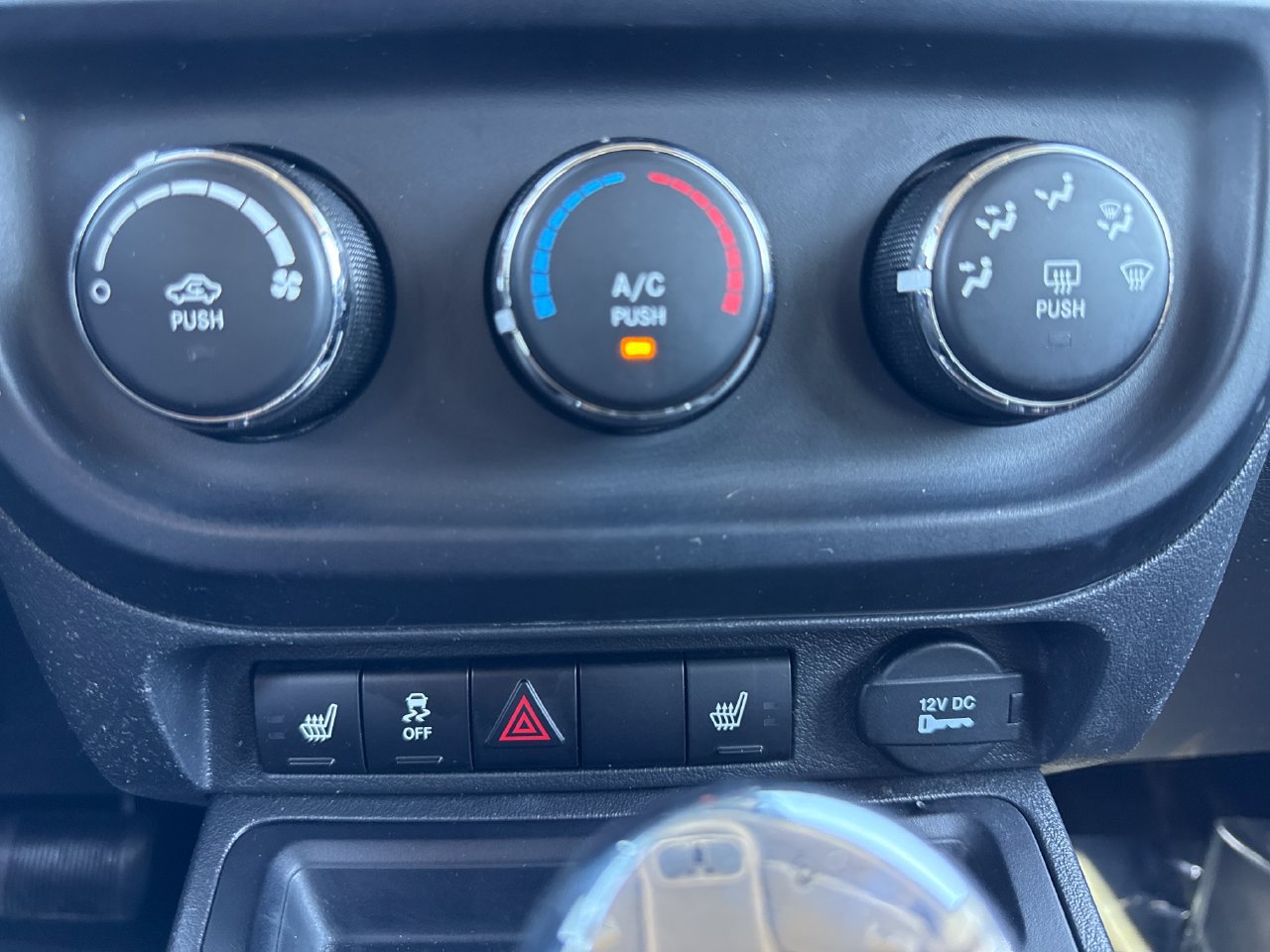 Used 2015 Jeep Patriot High Altitude AWD/4WD image 19