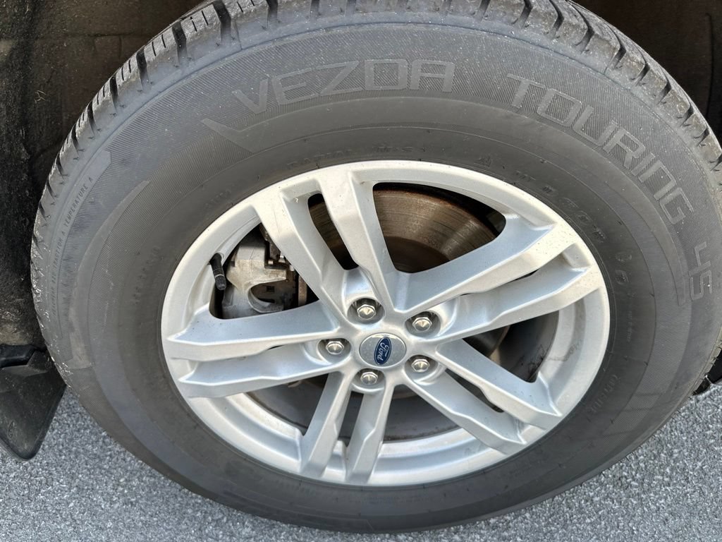 Used 2023 Ford Explorer XLT AWD/4WD image 10
