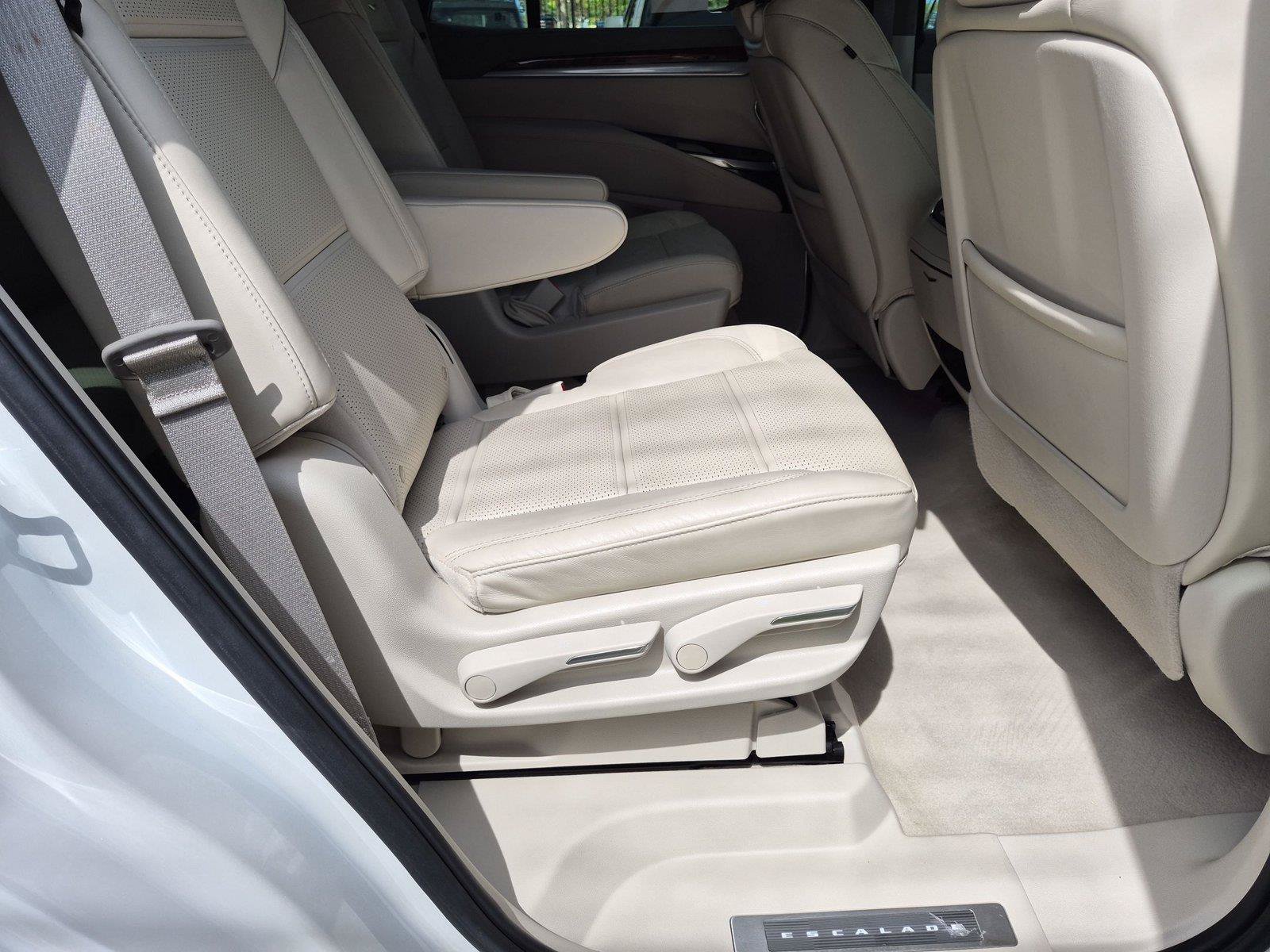 Used 2025 Cadillac Escalade Sport Platinum w/ LPO, ONYX Package AWD/4WD image 24
