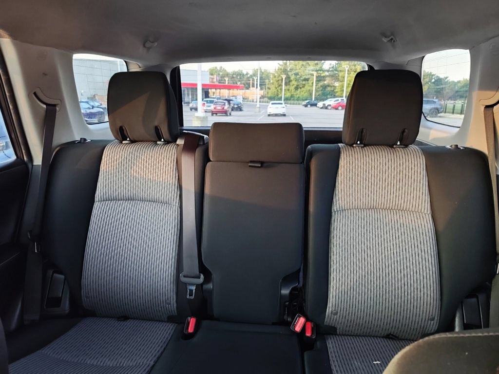 Used 2017 Toyota 4Runner SR5 AWD/4WD image 11