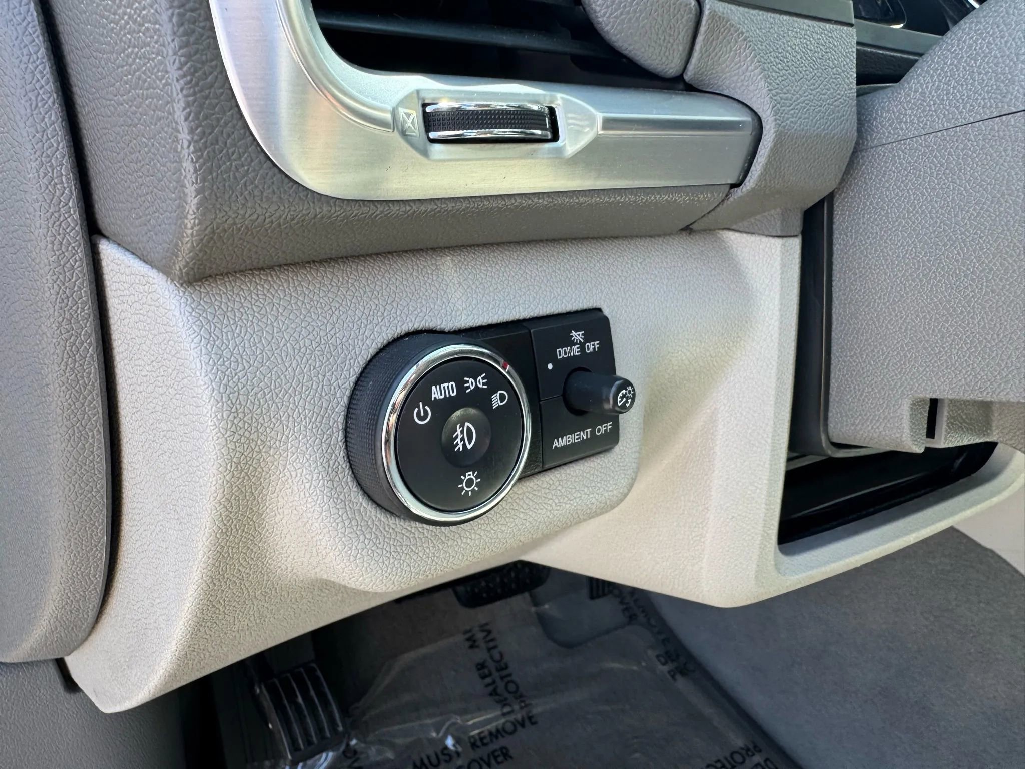 Used 2014 GMC Acadia SLT image 19