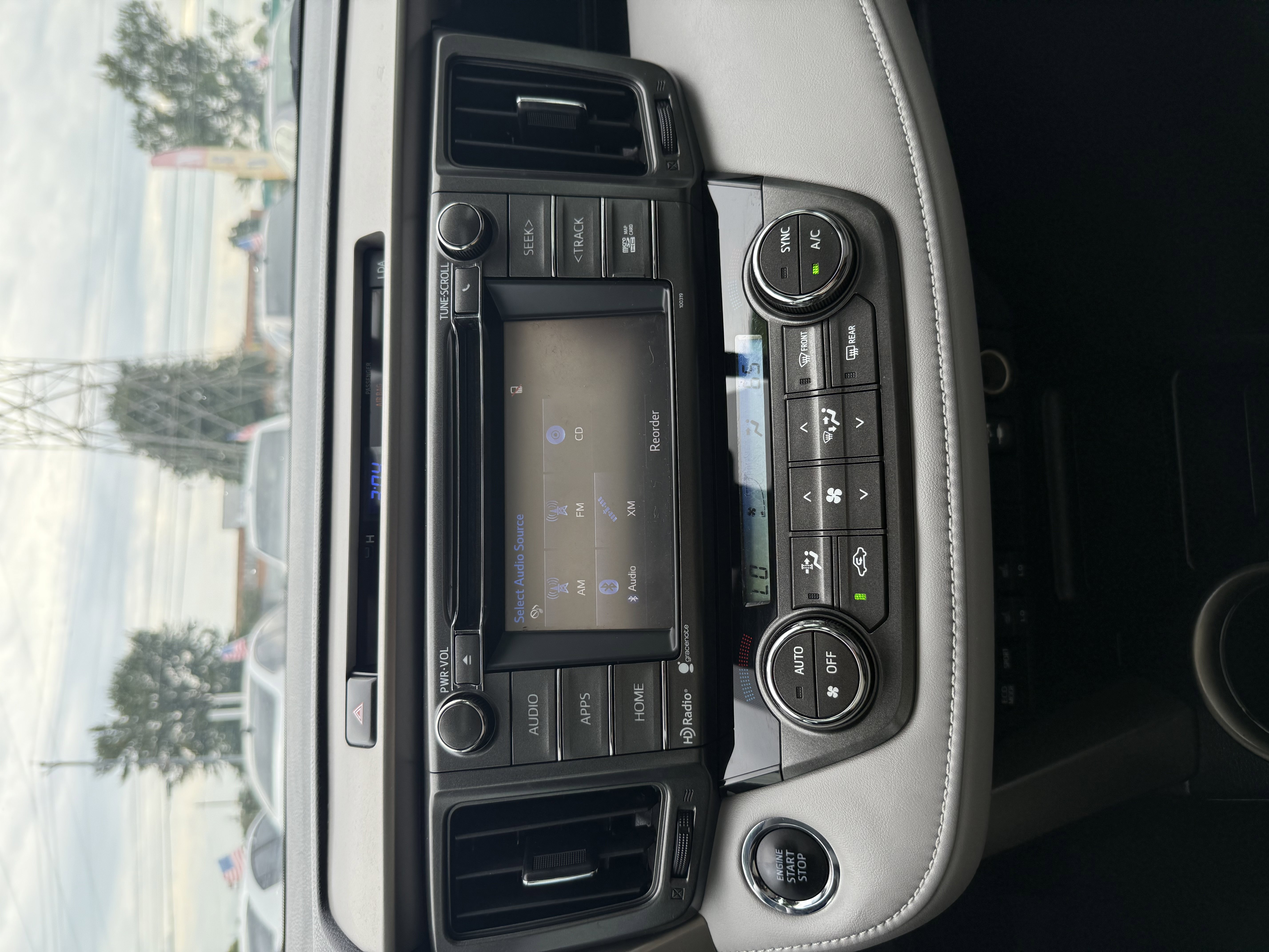 Used 2015 Toyota RAV4 Limited image 14