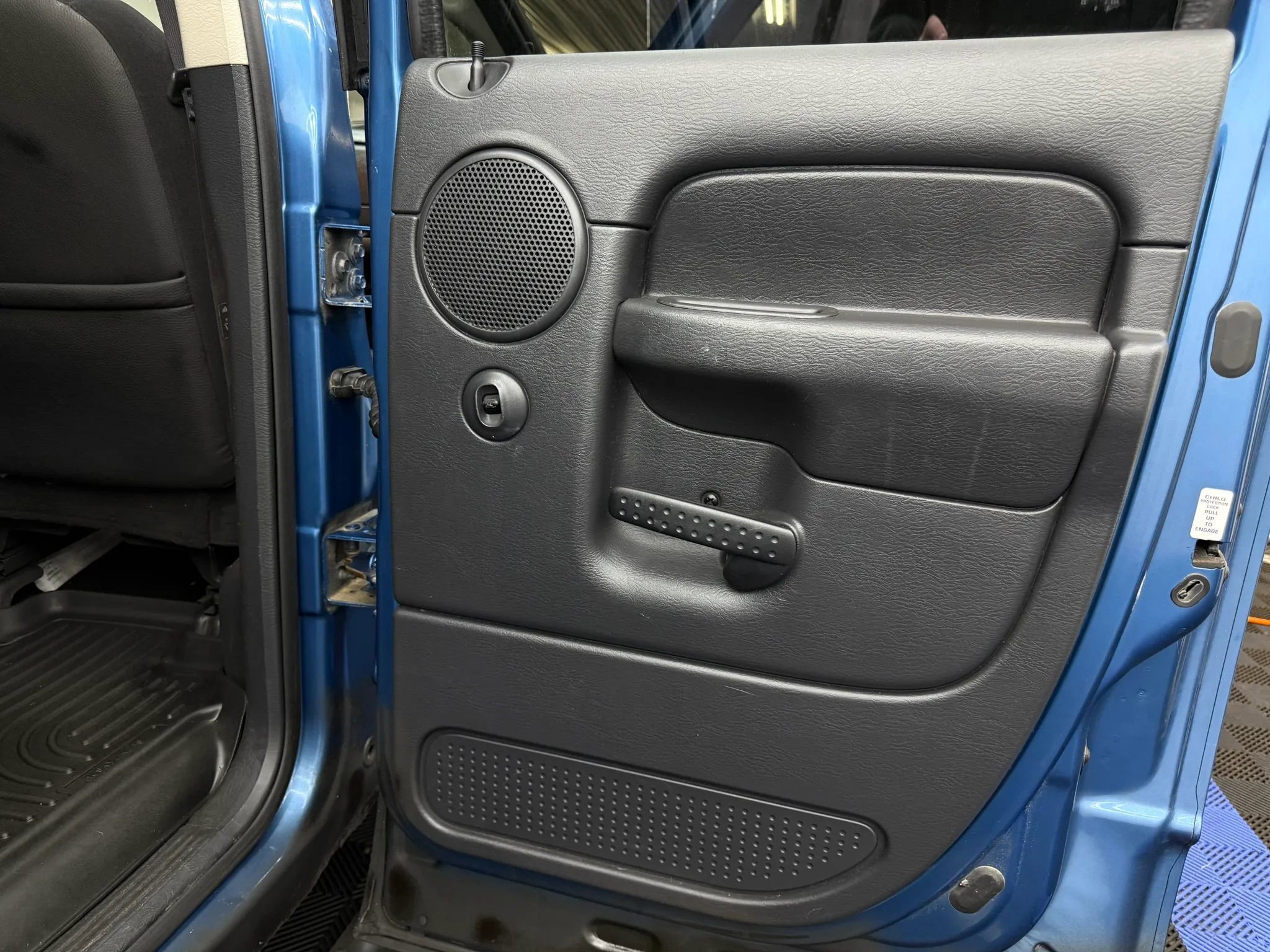 Used 2004 Dodge Ram 1500 Truck SLT w/ Quad Cab Value Group image 8